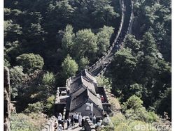 Mencoba 5 Efek Ricoh Realme GT 8 Pro di Tembok Besar China