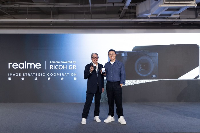 Realme x Ricoh