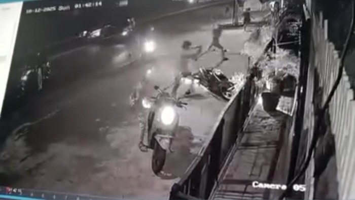 Rekaman CCTV begal di kawasan Unesa