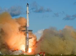 SpaceX Luncurkan Starship Kesebelas, Uji Teknologi Pulang Pergi ke Mars