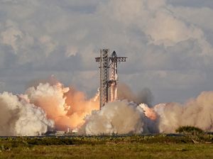 SpaceX Luncurkan Starship Kesebelas, Uji Teknologi Pulang Pergi ke Mars