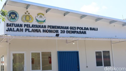 Suasana sepi di SPPG Polda Bali Jalan Plawa nomor 20, Denpasar, Selasa (14/10/2025). (Aryo Mahendro/detikBali).