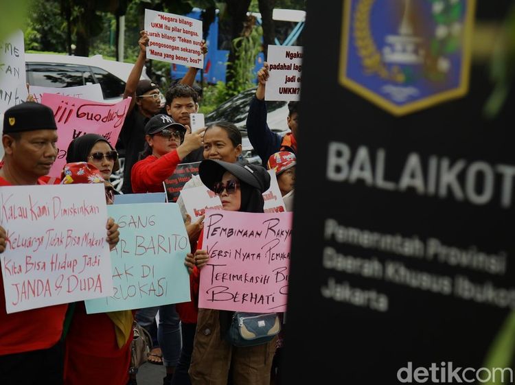 Tolak Penggusuran, Pedagang Pasar Barito Demo di Balai Kota Jakarta