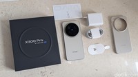 Unboxing Vivo X300 Pro