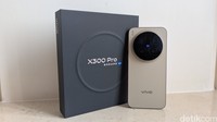 Unboxing Vivo X300 Pro
