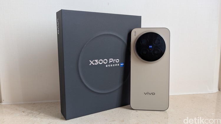 Unboxing Vivo X300 Pro