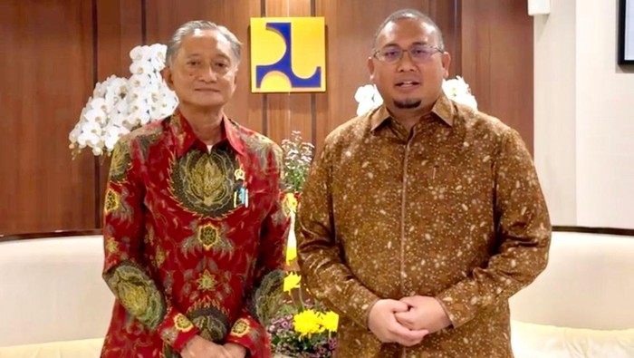 Wakil Ketua Komisi VI DPR RI Andre Rosiade menemui Menteri Pekerjaan Umum (PU) Dody Hanggodo untuk membahas berbagai program pembangunan di Sumbar.
