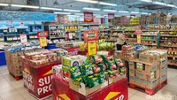 Harga barang terus merangkak naik, sementara penghasilan tak banyak berubah.