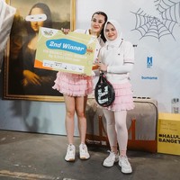 Kompak dengan partner-nya, Jelita Tiara Febryani, yang juga mengenakan outfit senada, Aaliyah menampilkan semangat sportivitas dan sisterhood yang estetik di lapangan. Foto: Instagram/@aaliyah.massaid