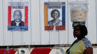 Abidjan Semarak, Poster Kampanye Warnai Kota Jelang Pilpres Pantai Gading 2025