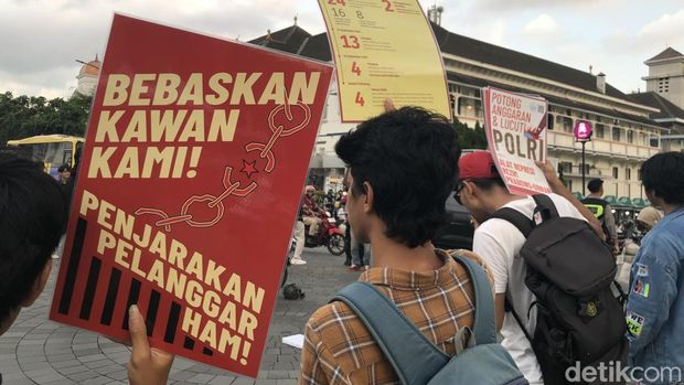 Aksi massa di nol kilometer Kota Jogja, Rabu (15/10/2025).