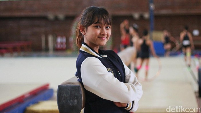 Atlet putri Indonesia Alarice Prakoso bersiap menjalani Kejuaraan Dunia Senam 2025