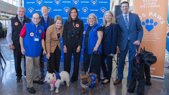 Bandara Internasional Logan di Boston, Amerika Serikat jalankan program anti stres untuk penumpang bandara, dengan layanan Bos Paws.