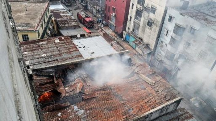 16 Orang Tewas dalam Kebakaran Pabrik di Bangladesh