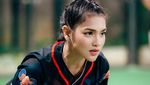 Potret Body Goals Davina Karamoy yang Lagi Terpadel-padel