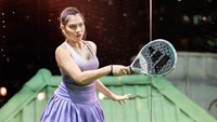 Aku suka padel karena waktu itu aku basic di tenis. Setelah beberapa bulan, terus nyoba padel, kata Davina pada detikcom, Sabtu (11/10/2025). (Foto: Instagram/@davinaakaramoy)