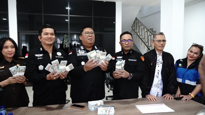 -Direktur Utama PT BDP Kembalikan Kerugian Negara USD 272.497 ke Kejati Kepri. (Dok Kejati Kepri)