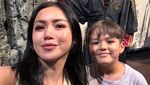 El Barack Lulus SD, Jessica Iskandar Bangga Banget