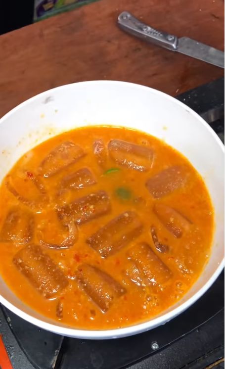 Viral di Bandung! Kini Ada Kreasi Seblak Dingin Pakai Es Batu
