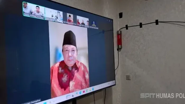Foto: Keluarga korban TPPO modus kawin kontrak di Sukabumi, Jabar, berterima kasih pada Polri. (dok. Humas Polri)