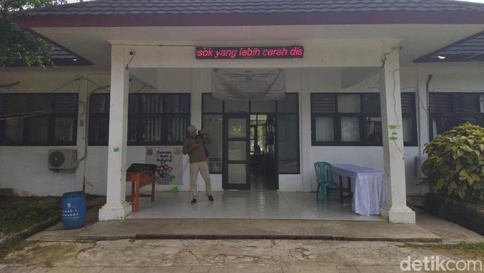 Gedung sekolah SMAN I Cimarga di Lebak. (Aris Rivaldo/detikcom)