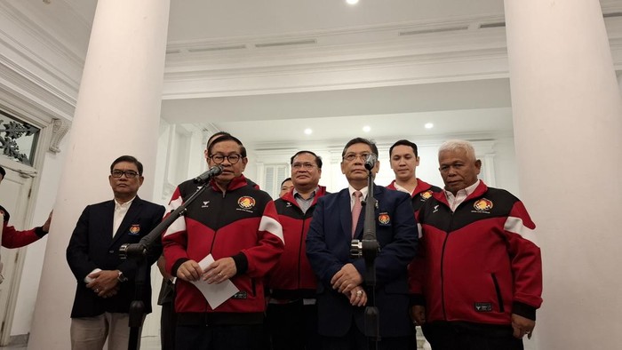 Gubernur DKI Jakarta Pramono Anung usai menghadiri pelantikan Pengurus Provinsi Persatuan Catur Seluruh Indonesia (PERCASI) DKI Jakarta