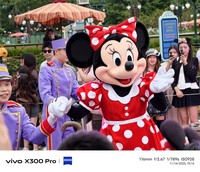 Hasil foto Vivo X300 Pro di Disneyland Shanghai