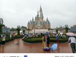 Memotret Wajah-wajah Gembira di Disneyland Shanghai Memakai Vivo X300 Pro