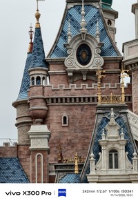 Hasil foto Vivo X300 Pro di Disneyland Shanghai