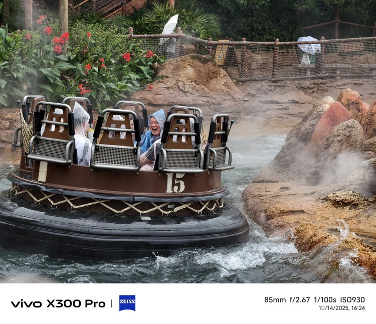 Hasil foto Vivo X300 Pro di Disneyland Shanghai