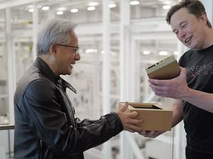 Video: Elon Musk-Jensen Huang akan Bangun Pusat Data AI di Arab Saudi
