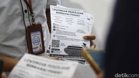 Beragam jenis pekerjaan ditawarkan dalam kegiatan ini, mulai dari posisi staf administrasi, operator pabrik, teknisi, hingga level manajerial. 