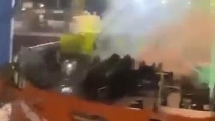 kapal MT Federal II terbakar pada Rabu (15/10) dini hari tadi. (Dok. Tangkapan Layar)
