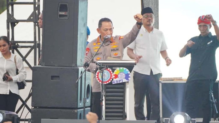 Kapolri Jenderal Listyo Sigit Prabowo menghadiri Apel Akbar Kebangsaan Buruh Indonesia di Bekasi, Jawa Barat