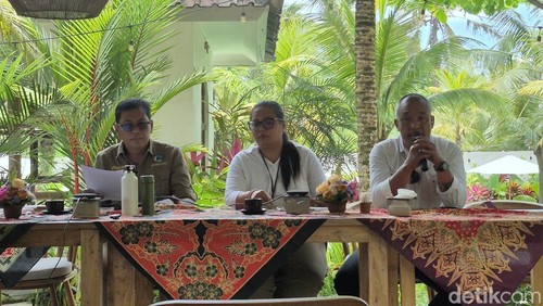 Konferensi pers BKSDA Bali di Bangli atas kasus adanya restoran di tengah TWA Penelokan, Rabu (15/10/2025).