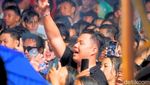 Lagu Mardua Holong Bikin Penonton Nangis dalam Guyuran Hujan