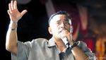 Lagu Mardua Holong Bikin Penonton Nangis dalam Guyuran Hujan