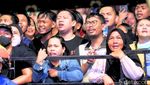 Lagu Mardua Holong Bikin Penonton Nangis dalam Guyuran Hujan