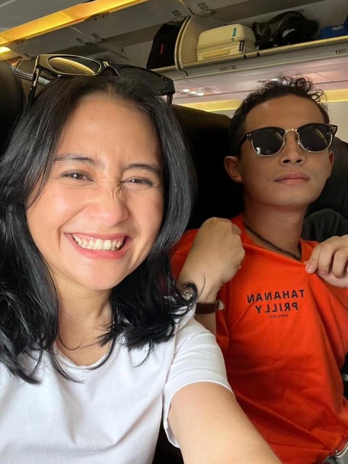 Omara Esteghlal dan Prilly Latuconsina