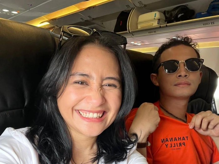 Omara Esteghlal dan Prilly Latuconsina