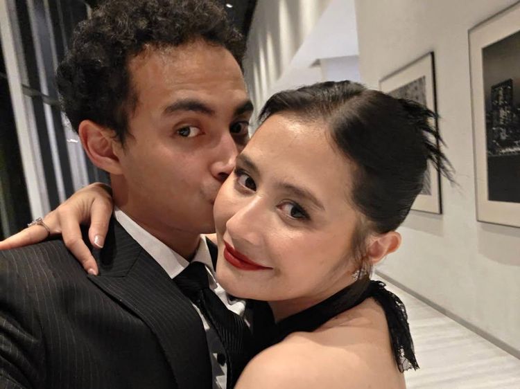 Romantis! Ucapan Ultah dari Omara Esteghlal untuk Prilly Latuconsina
