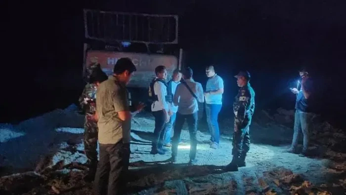 Polisi gerebek tambang galian C ilegal di Kampar, Riau, Senin (13/10/2025).