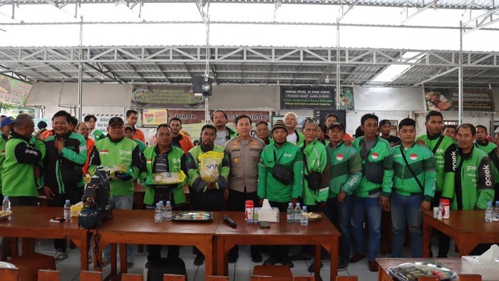 Kapolres Bojonegoro, AKBP Afrian Setya Permadi gelar silaturahmi dengan komunitas ojol