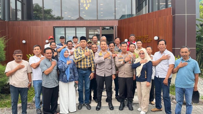 Kapolres Kediri AKBP Bramastyo Priaji bersama Paguyuban Kepala Desa Indonesia (PKDI)