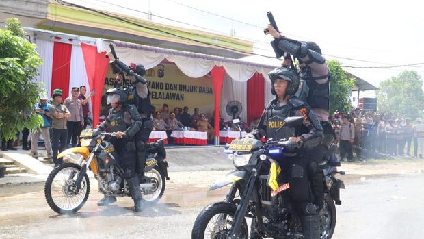 Polres Pelalawan menggelar TFG dan simulasi mengantisipasi anarkisme.