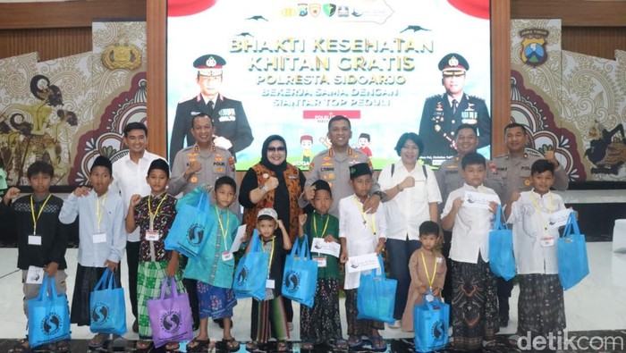 Polresta Sidoarjo Gelar Khitan Massal Gratis