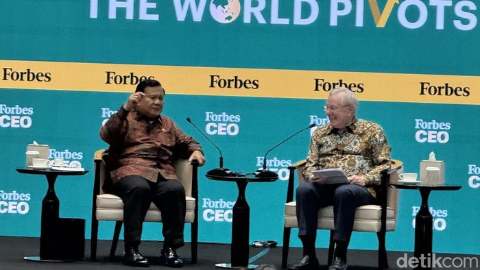 Presiden Prabowo Subianto dan Chairman Majalah Forbes Steve Forbes dalam acara Forbes Global CEO Conference (Eva/detikcom)