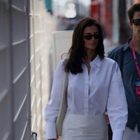 Sebelum dengan Carlos Sainz, Rebecca sempat dikaitkan dengan Scott Disick. Ia pernah menghadiri pemutaran perdana The Kardashians bersamanya pada April 2022 yang memicu gosip hubungan mereka. Foto: Instagram @iamrebeccad