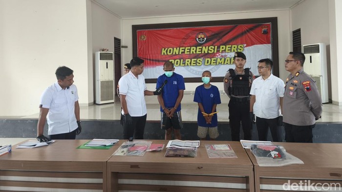 Polres Demak menggelar rilis kasus penganiayaan hingga menewaskan korban.