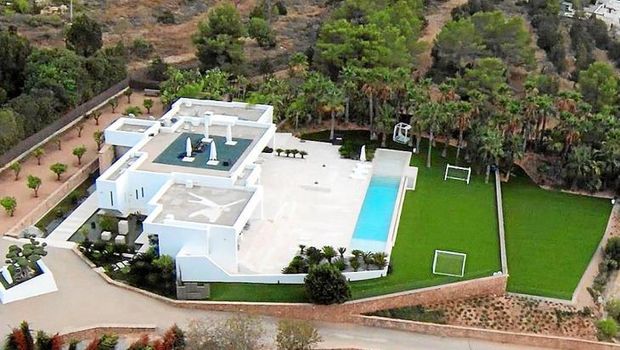 Rumah Mewah Lionel Messi di Ibiza.